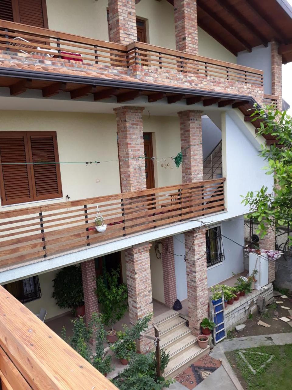Sara's * Shkodra